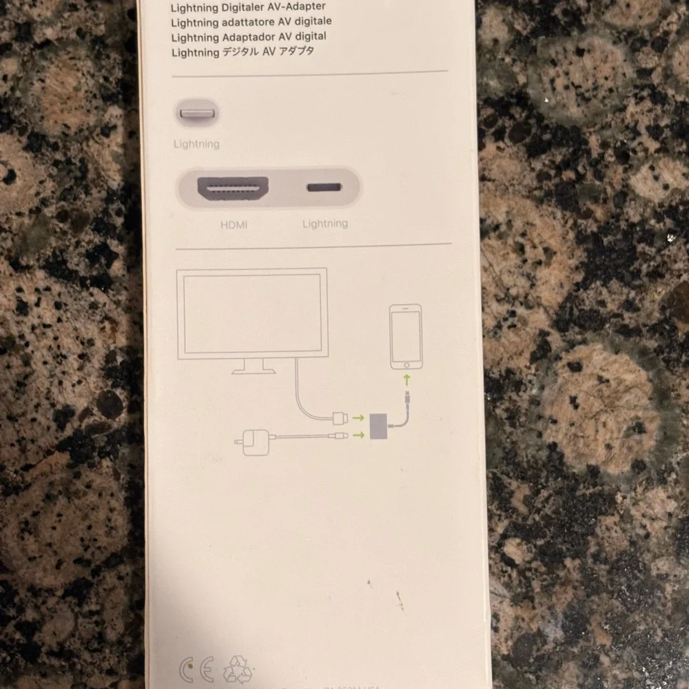 Apple Lightning Digital AV Adapter in White